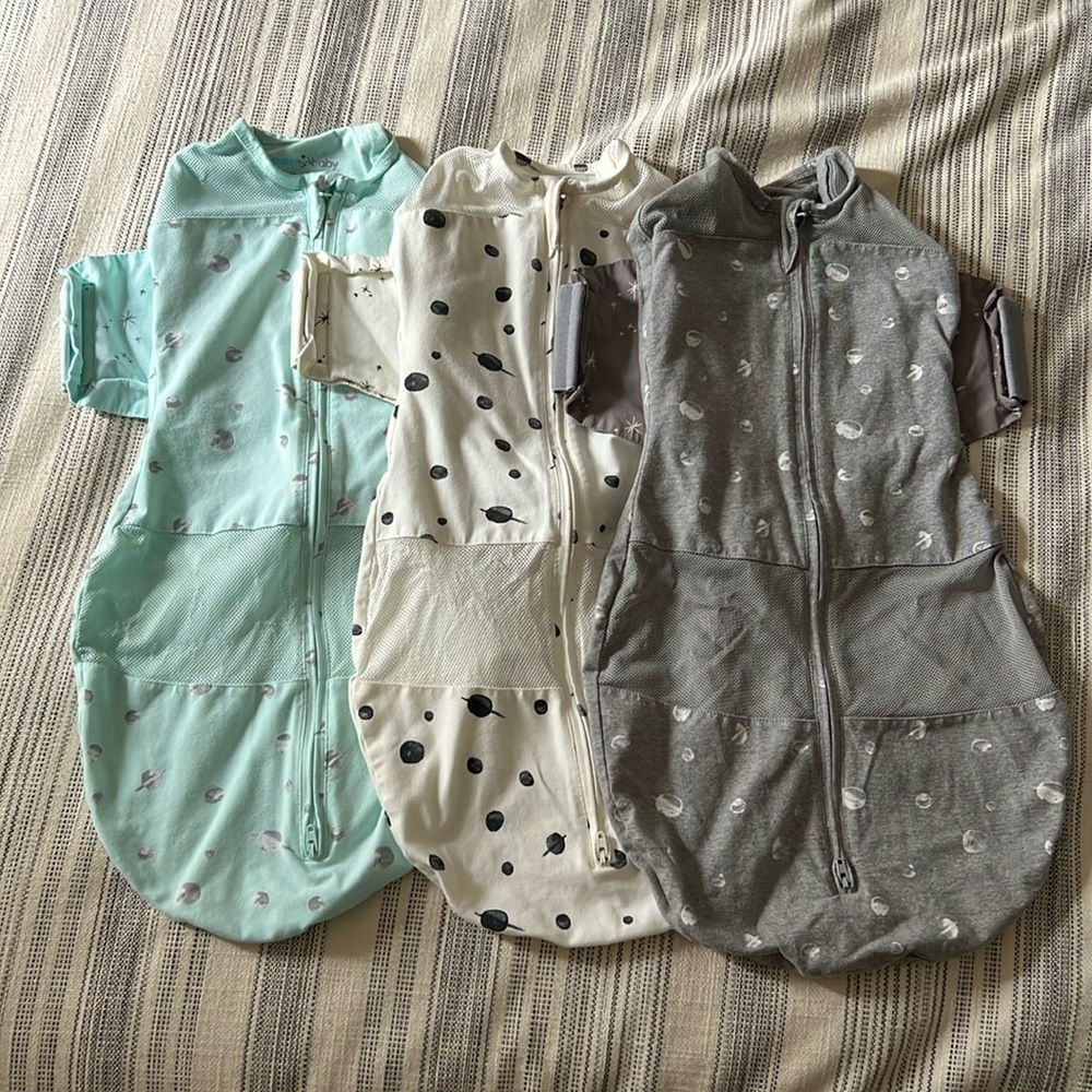 Bundle of 3 Happiest Baby Snoo swaddles size Medium